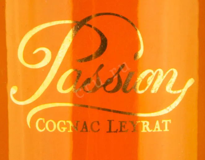 Коньяк Leyrat Passion wooden gift box from set  0.1 л
