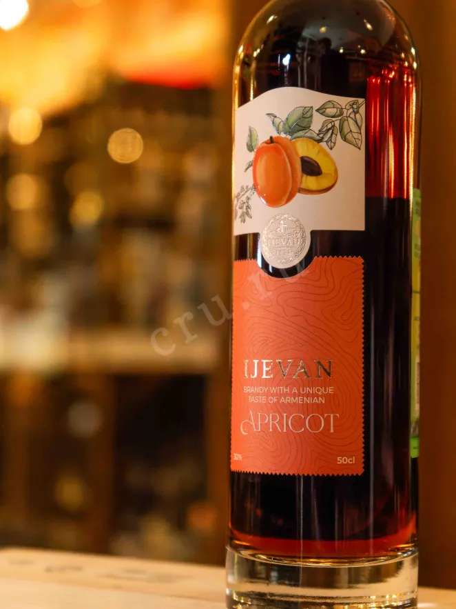 В магазине Крю Профи Ijevan Apricot 7 years in gift box 0.5 л