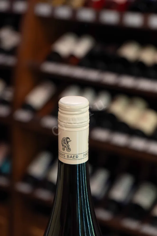 Пробка Hans Baer Pinot Noir 2022 0.75 л