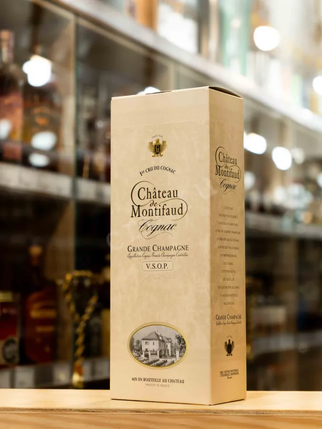 В магазине Крю Профи Chateau de Montifaud Grande Champagne VSOP in gift box 0.7 л