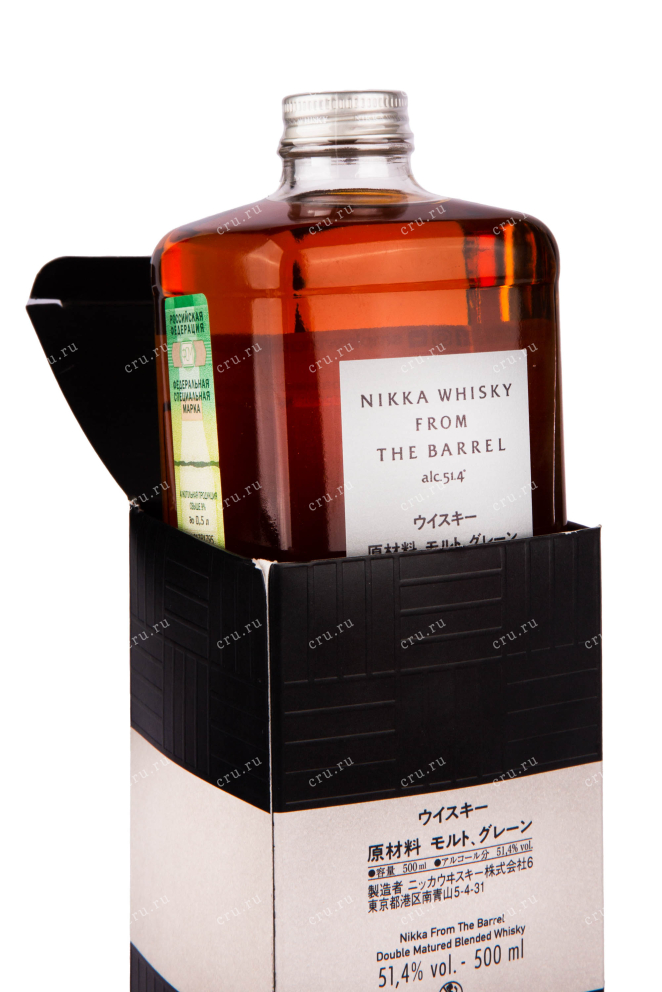 Бутылка виски Nikka Whisky The Barrel 0.5 в подарочной коробке