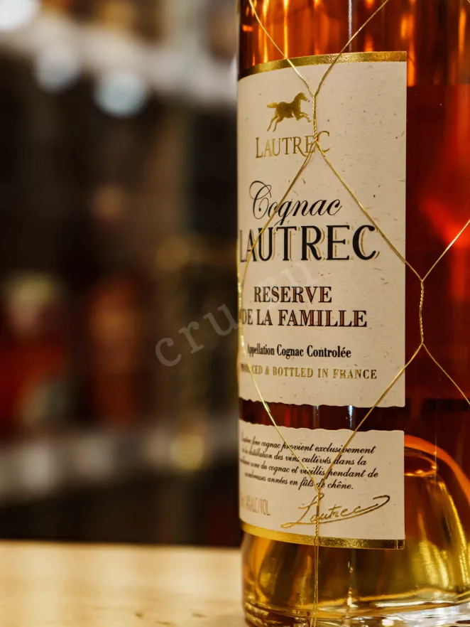 В магазине Крю Профи Lautrec Reserve de la Famille in wooden box 0.7 л