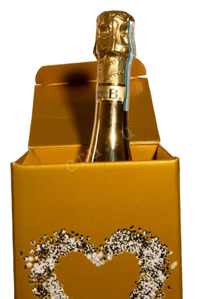 В подарочной коробке Bottega Gold in gift box 2022 1.5 л