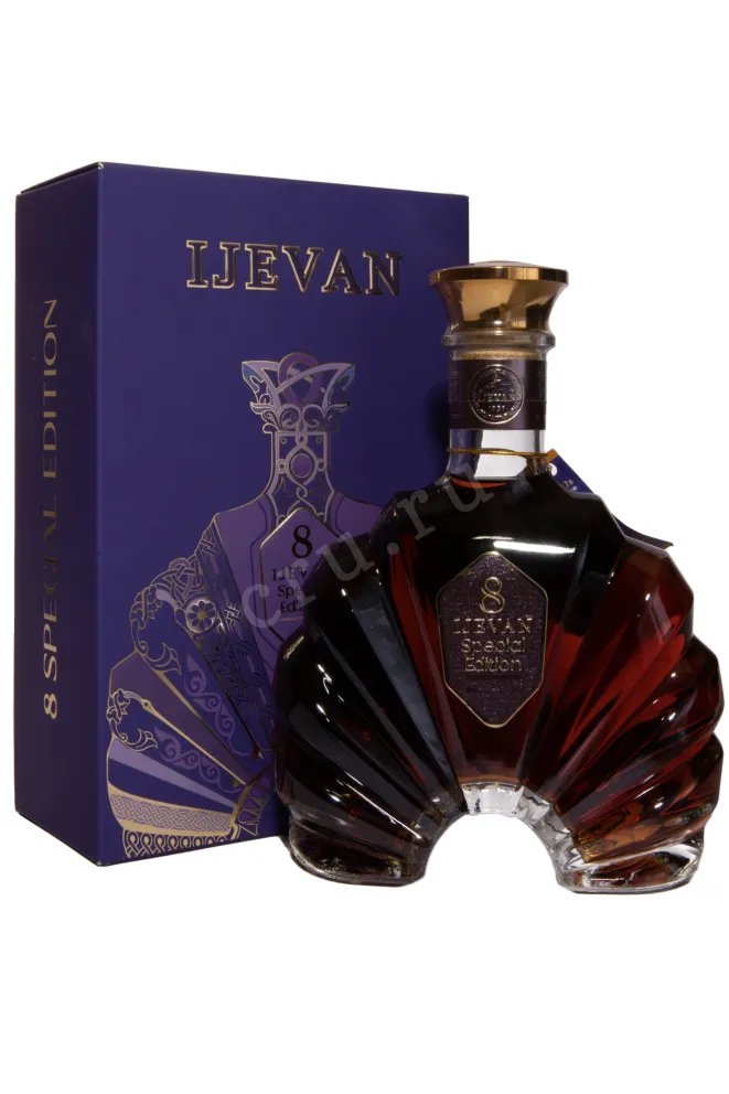 Коньяк Иджеван Спешиал Эдишн 8 лет в подарочной упаковке  0.7 л