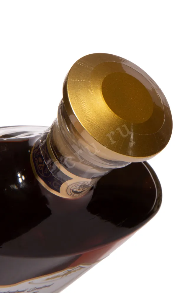 Пробка Anush 6 Years 2016 0.5 л