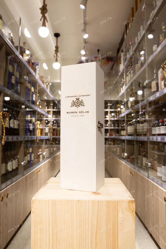 В магазине Крю Профи Gelas Bas Armagnac in gift box 2001 0.7 л
