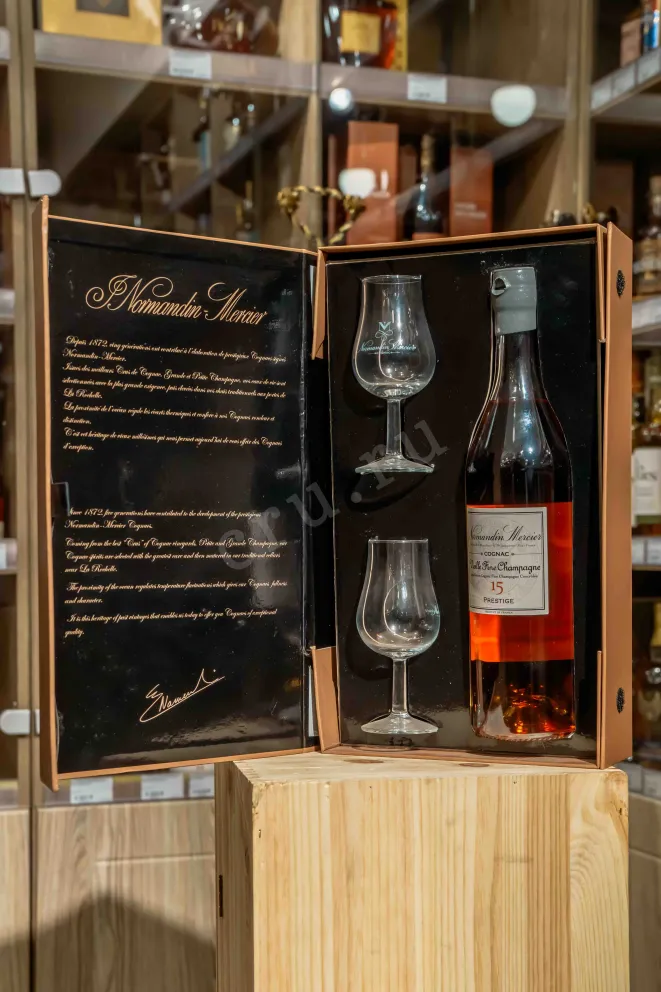 В магазине Крю Профи Normandin-Mercier Prestige Vielle Fine Champagne in gift box with 2 glasses 0.7 л