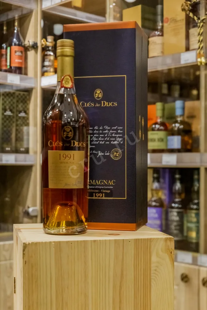В магазине Крю Профи Cles des Ducs 1991 0.7 л