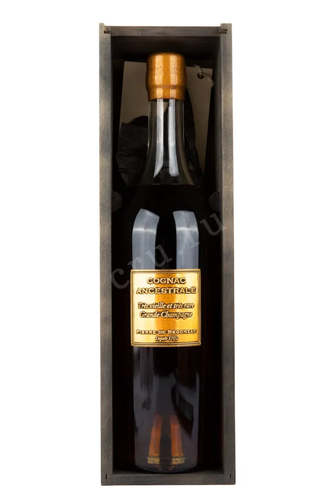 Коньяк Pierre de Segonzac Ancestrale with wooden box  0.7 л