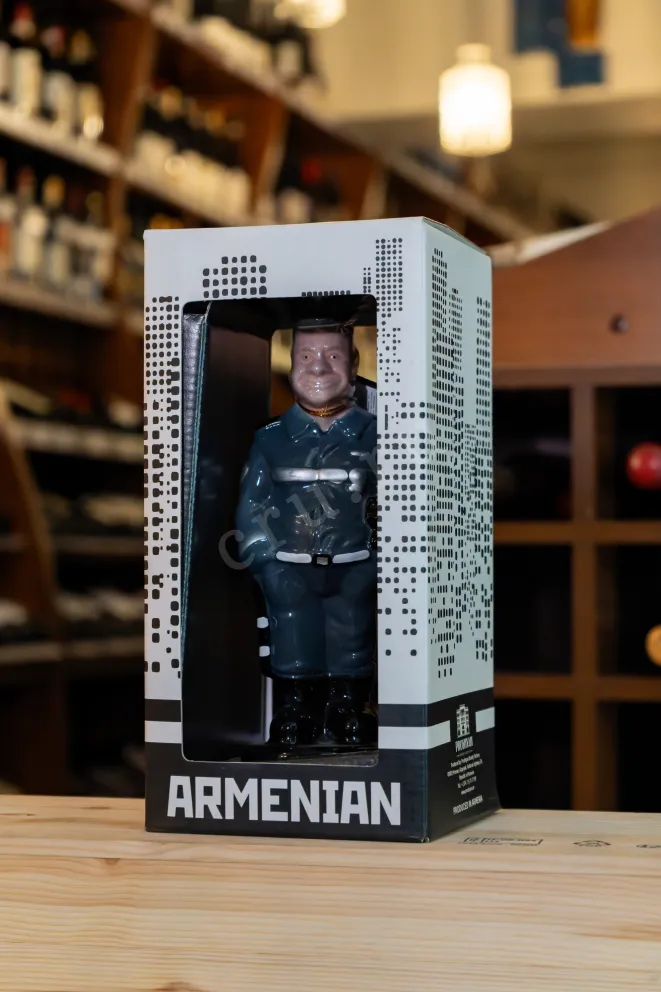 В магазине Крю Профи Proshyan Policeman 7 years 0.33 л
