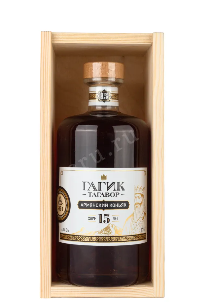 В деревянной коробке Gagik Tagavor 15 years wooden box 2007 0.7 л