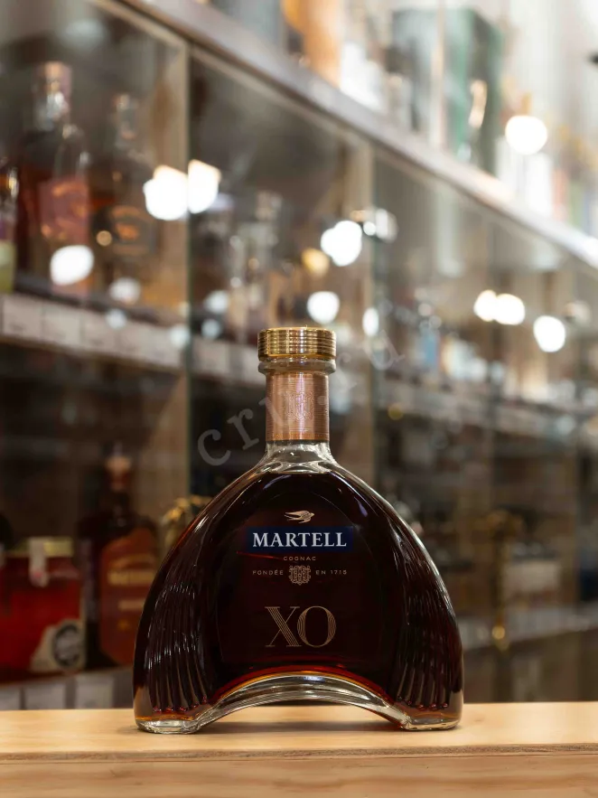 В магазине Крю Профи Martell XO 0.7 л