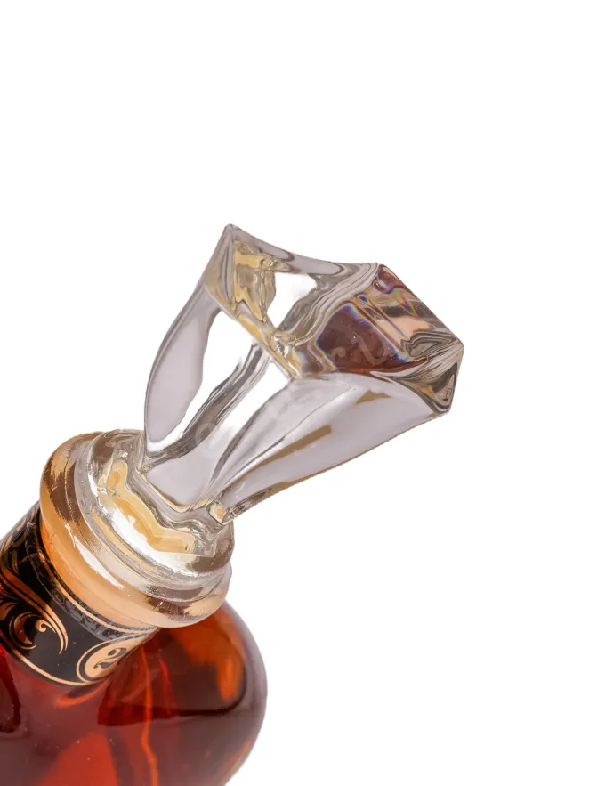 Пробка Ginevan Armenia XO 20 Years in gift box 0.7 л