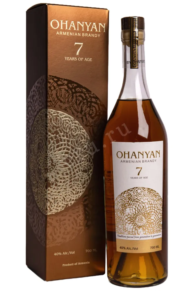 Коньяк Оганян 7 лет в подарочной упаковке  0.7 л