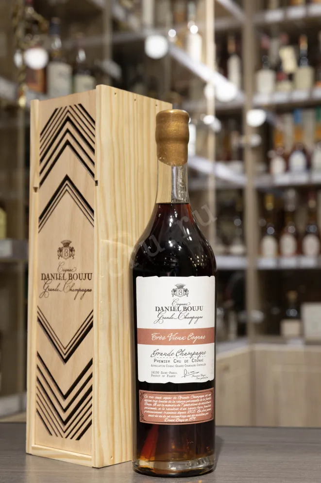 В магазине Крю Профи Daniel Bouju Tres Vieux in wooden box 0.7 л