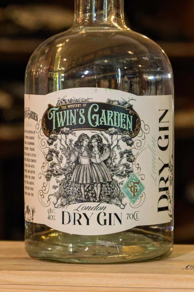 В магазине Крю Профи Twin's Garden London Dry 0.7 л