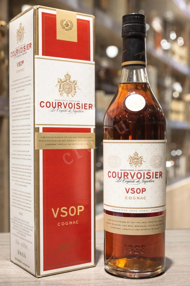 В магазине Крю Профи Courvoisier VSOP 0.7 л