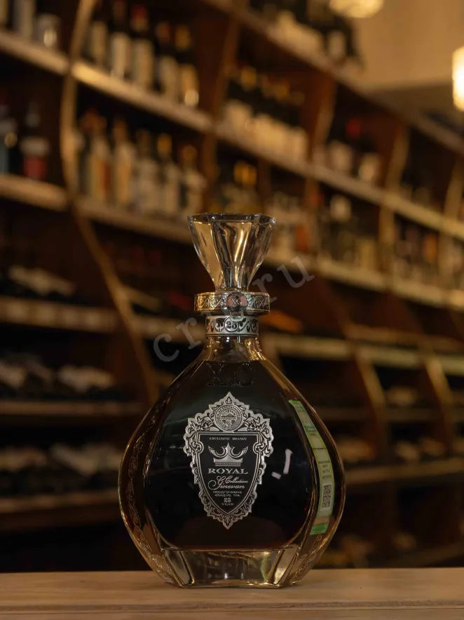 В магазине Крю Профи Ginevan Royal Collection Silver XO 25 years old in gift box 0.75 л