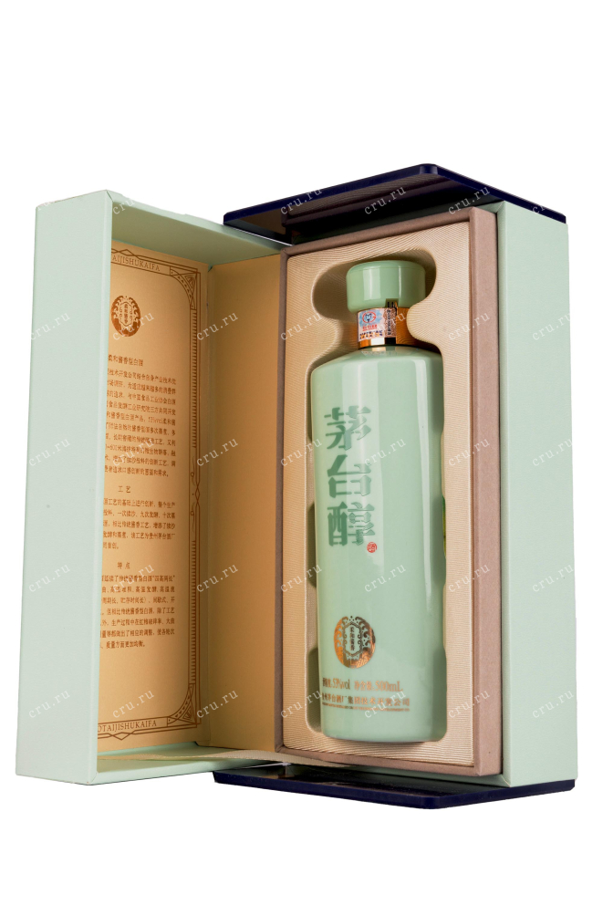 В подарочной коробке Moutai CHUN green breeze gift box 0.5 л