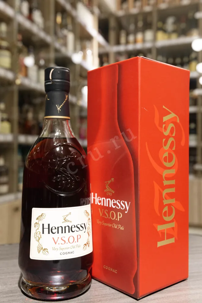 В магазине Крю Профи Hennessy VSOP 0.7 л