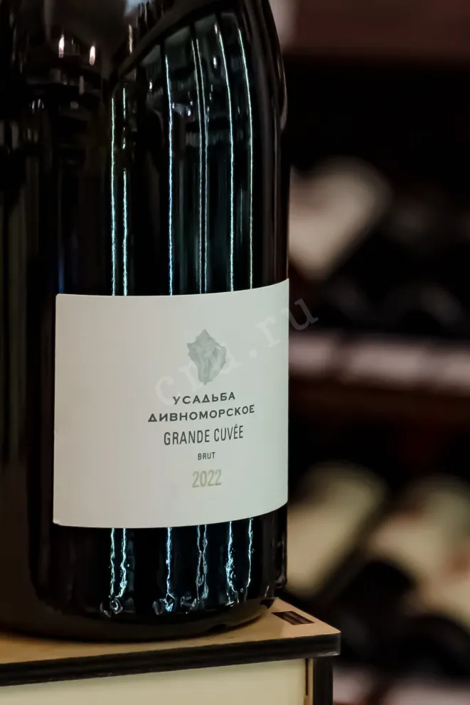 В магазине Крю Профи Usadba Divnomorskoe Grande Cuvee 2022 0.75 л