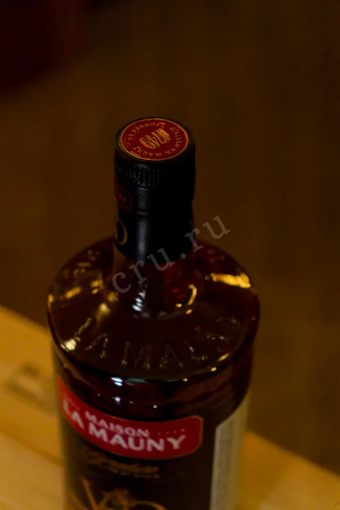 Пробка La Mauny Vieux Agricole VO in gift box with glasses 0.7 л