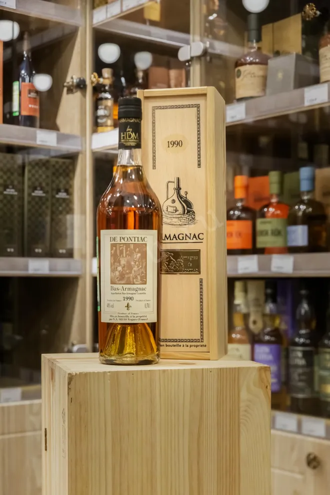 В магазине Крю Профи De Pontiac Bas-Armagnac in wooden box 1990 0.7 л