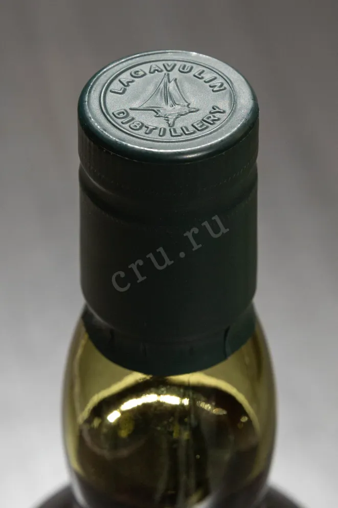 Пробка Lagavulin 16 years with gift box 0.7 л