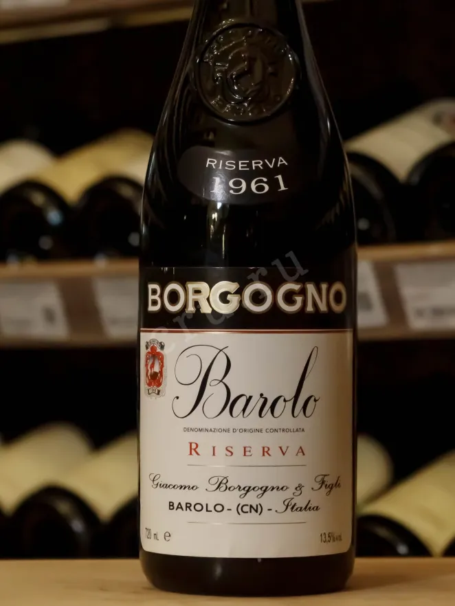В магазине Крю Профи Borgogno Barolo Riserva with gift box 1961 0.72 л