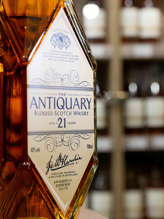 В магазине Крю Профи Antiquary 21 years in gift box 0.7 л