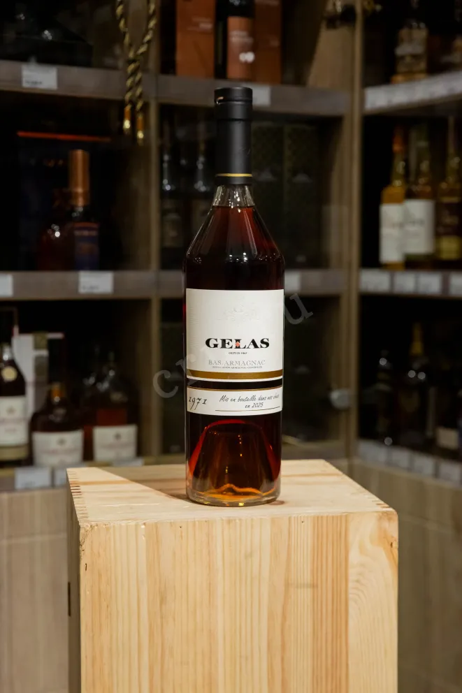 В магазине Крю Профи Gelas 1971 0.7 л