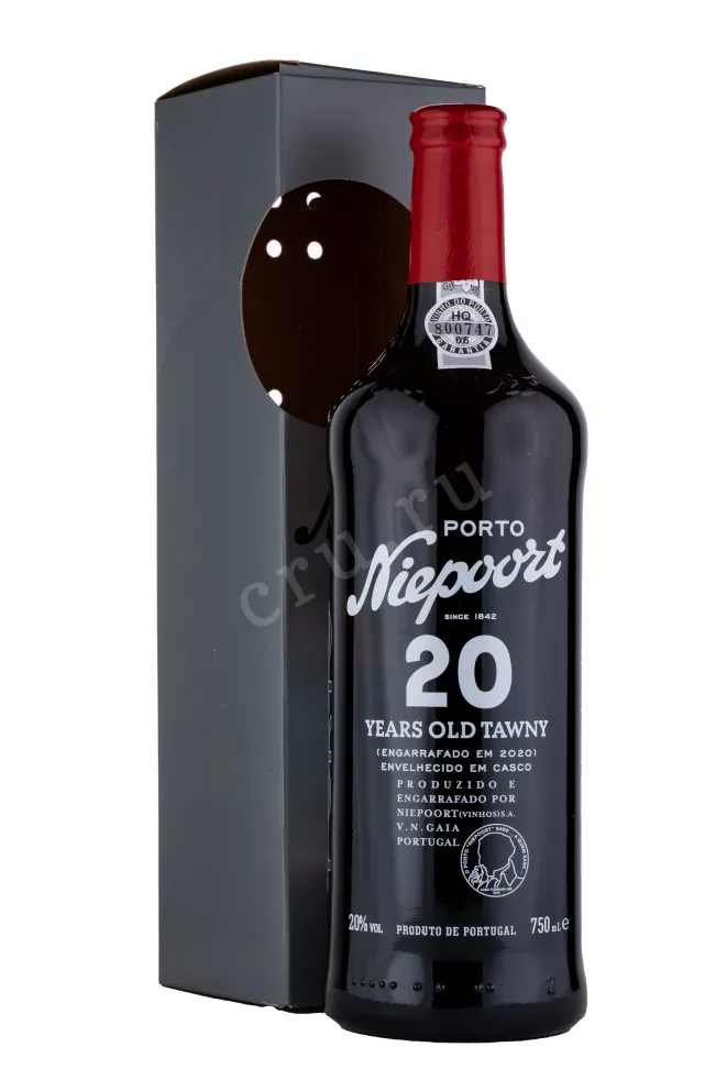 Бутылка и коробке портвейнаНипорт Тони 20 лет 0.75 л