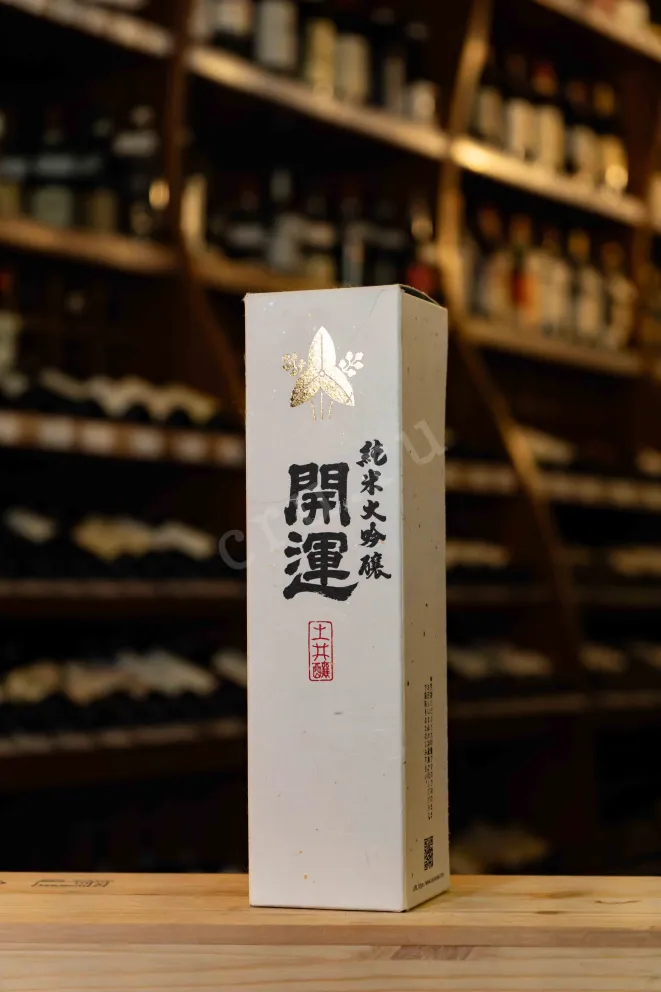 В магазине Крю Профи Kaiun Junmai Daiginjo with gift box 0.72 л