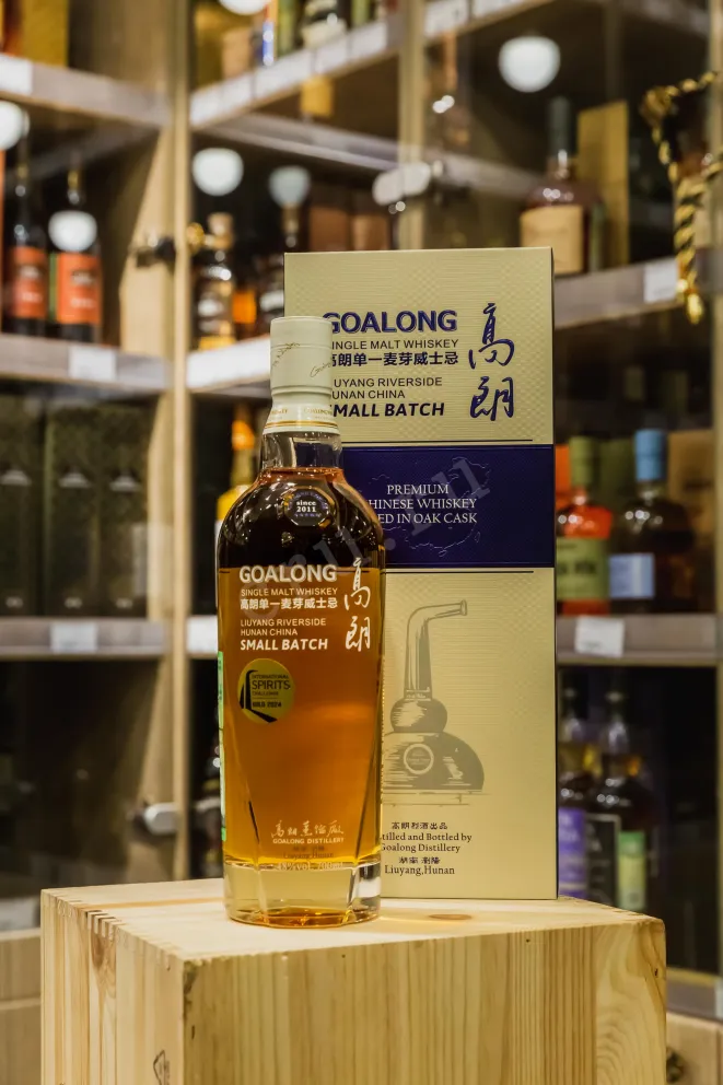 В магазине Крю Профи Goalong Single Malt Small Batch in gift box 0.7 л