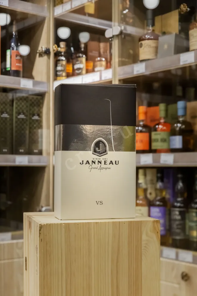 В магазине Крю Профи Janneau VS 0.7 л