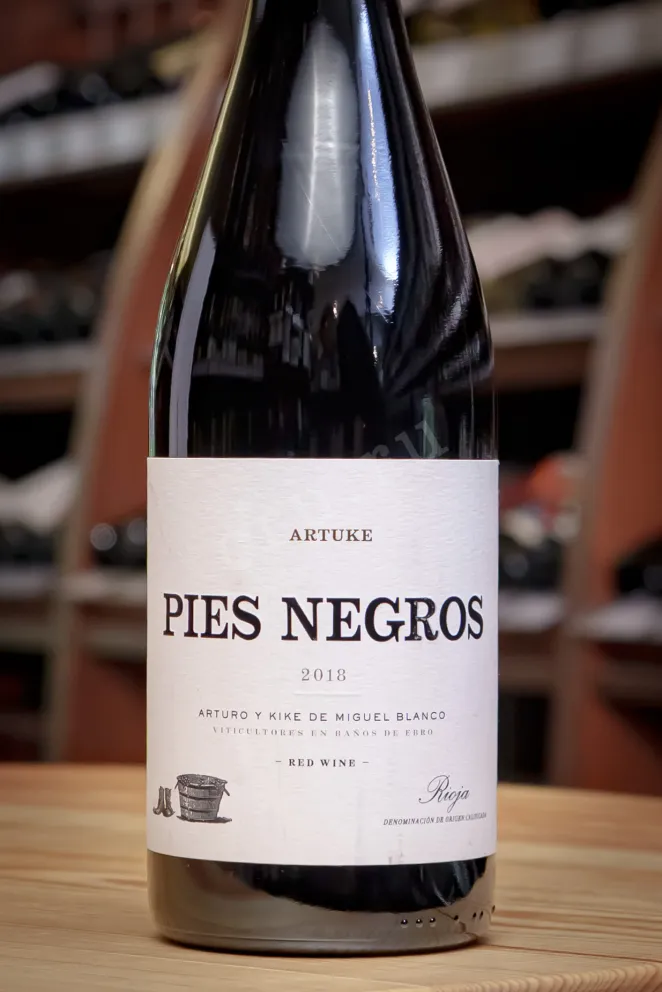 В магазине Крю Профи Artuke Pies Negros 2018 0.75 л