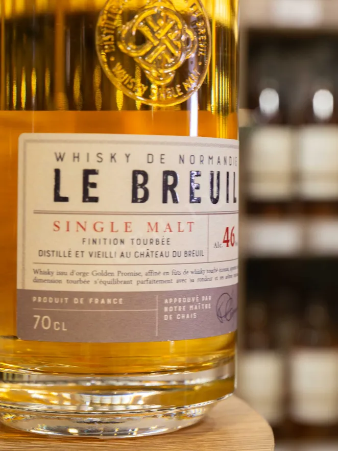 В магазине Крю Профи Le Breuil Single Malt Finiton Tourbee gift box 0.7 л