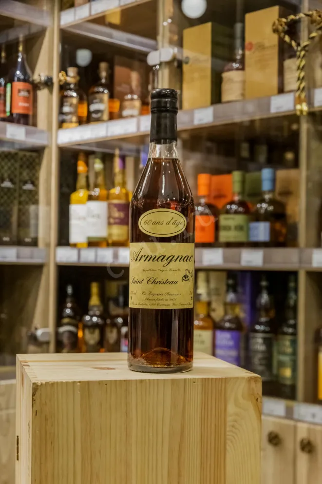 В магазине Крю Профи Saint-Christeau 60 years 0.7 л