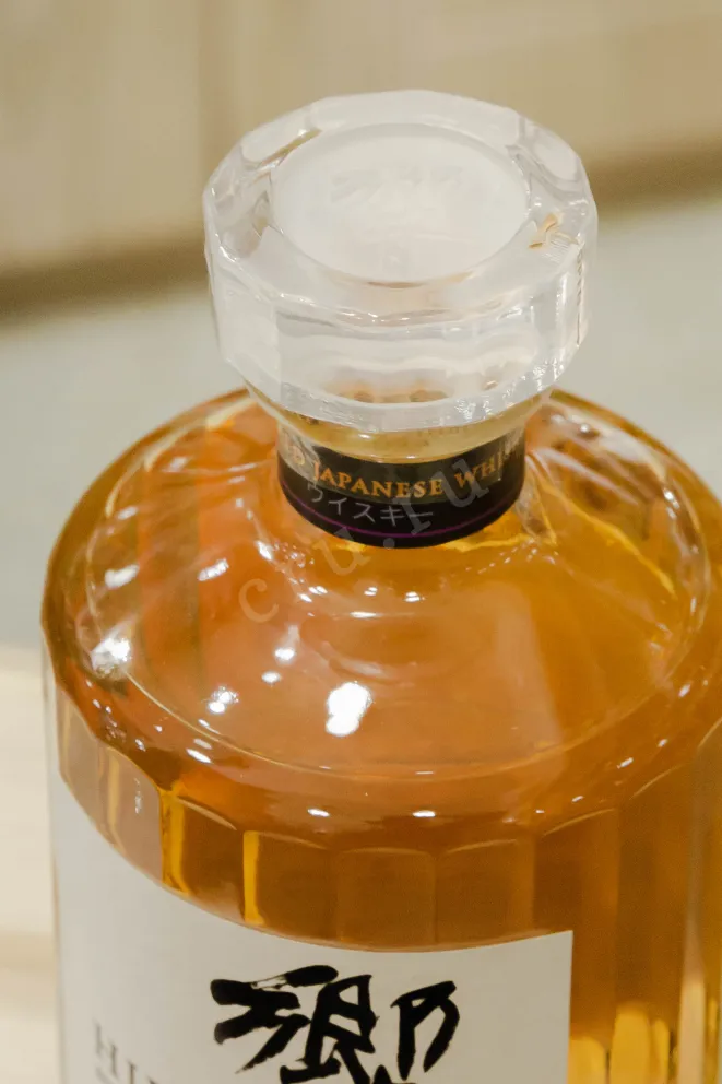 Пробка Hibiki Japanese Harmony with gift box 0.7 л