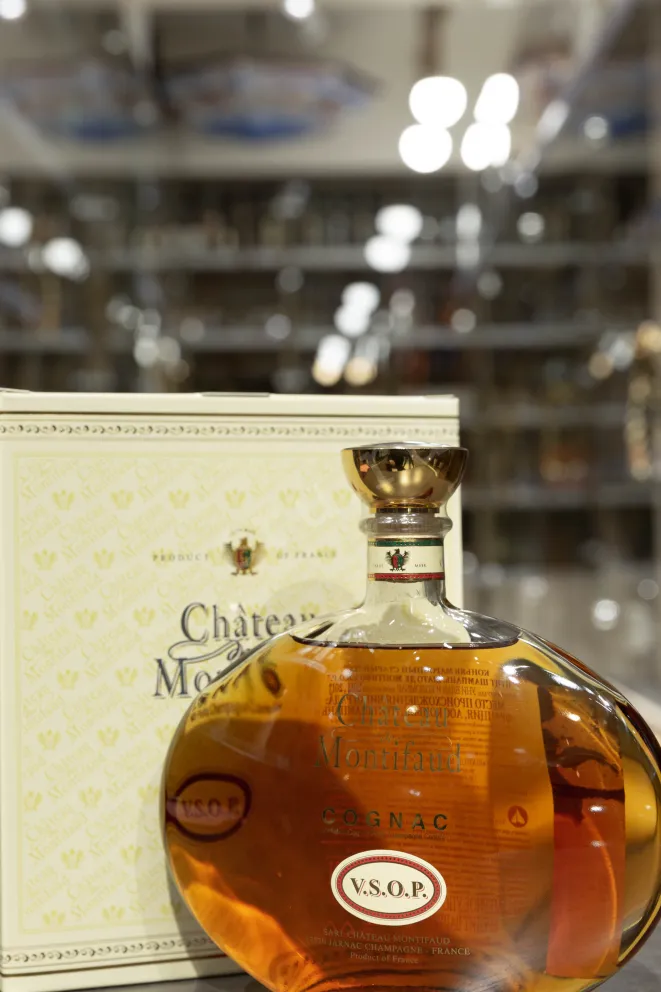 В магазине Крю Профи Chateau de Montifaud Petite Champagne VSOP gift box 0.5 л