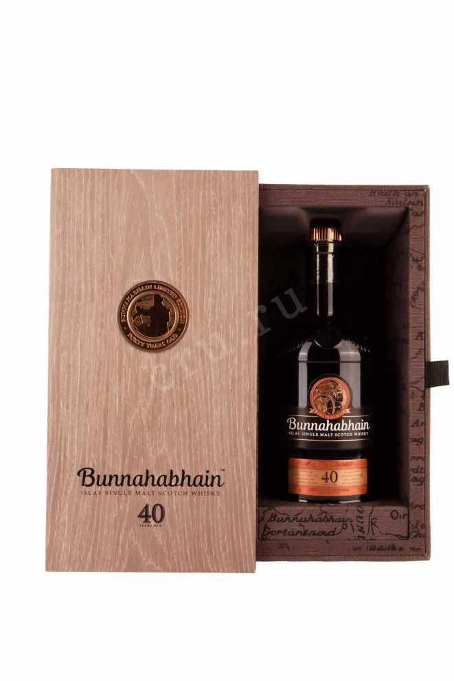 В деревянной коробке Bunnahabhain Limited Edition Aged 40 years 0.7 л
