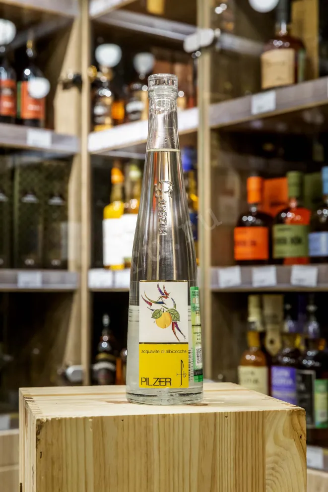 В магазине Крю Профи Acquavite di Albicocche Pilzer gift box 0.5 л