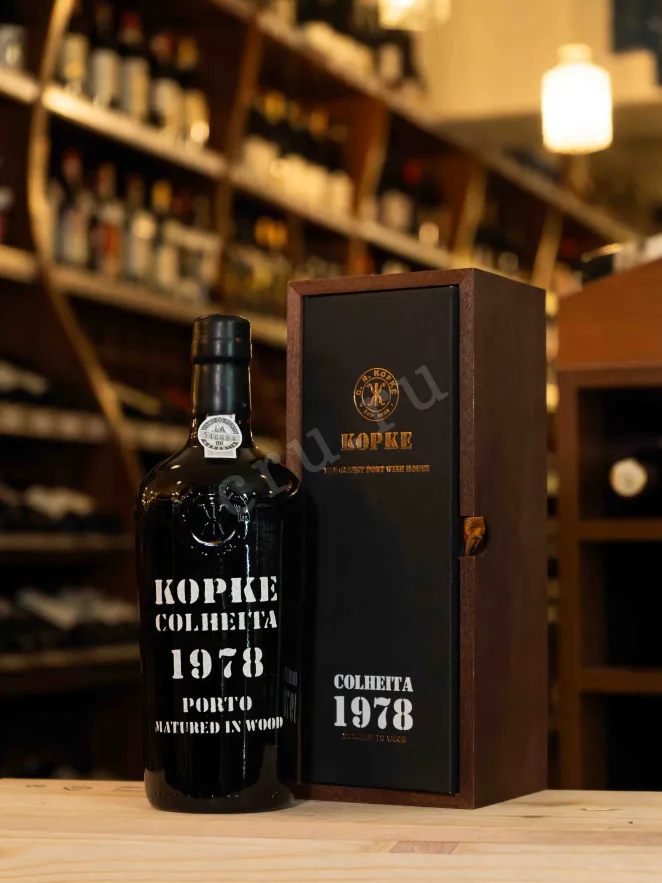 В магазине Крю Профи Kopke Colheita with gift box 1978 0.75 л