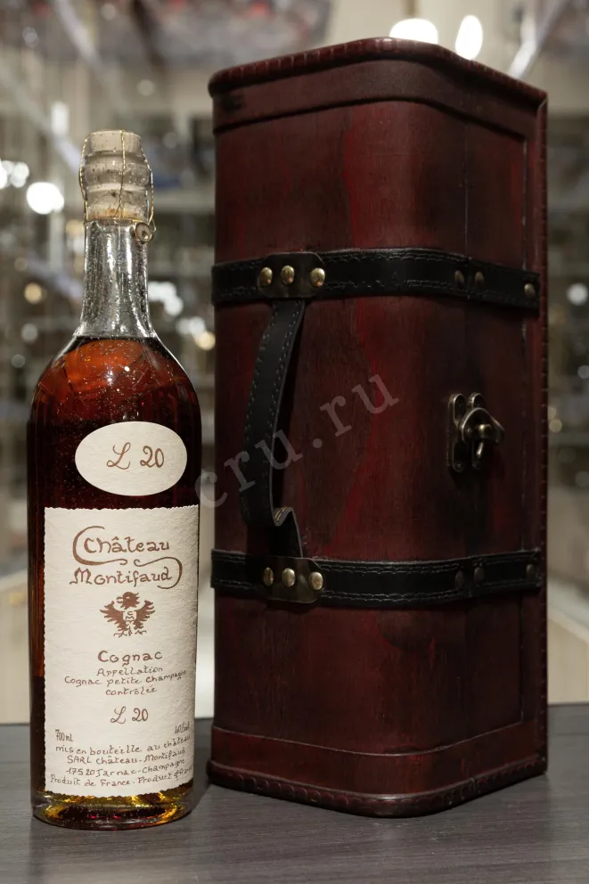В магазине Крю Профи Chateau de Montifaud 20 Years wooden box 0.7 л