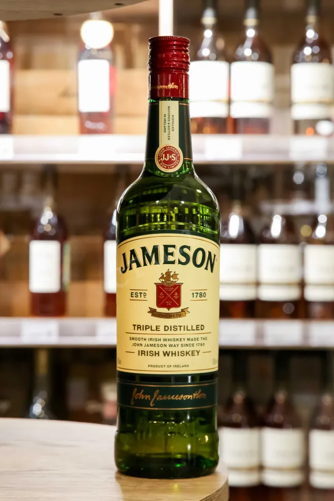 В магазине Крю Профи Jameson 0.7 л