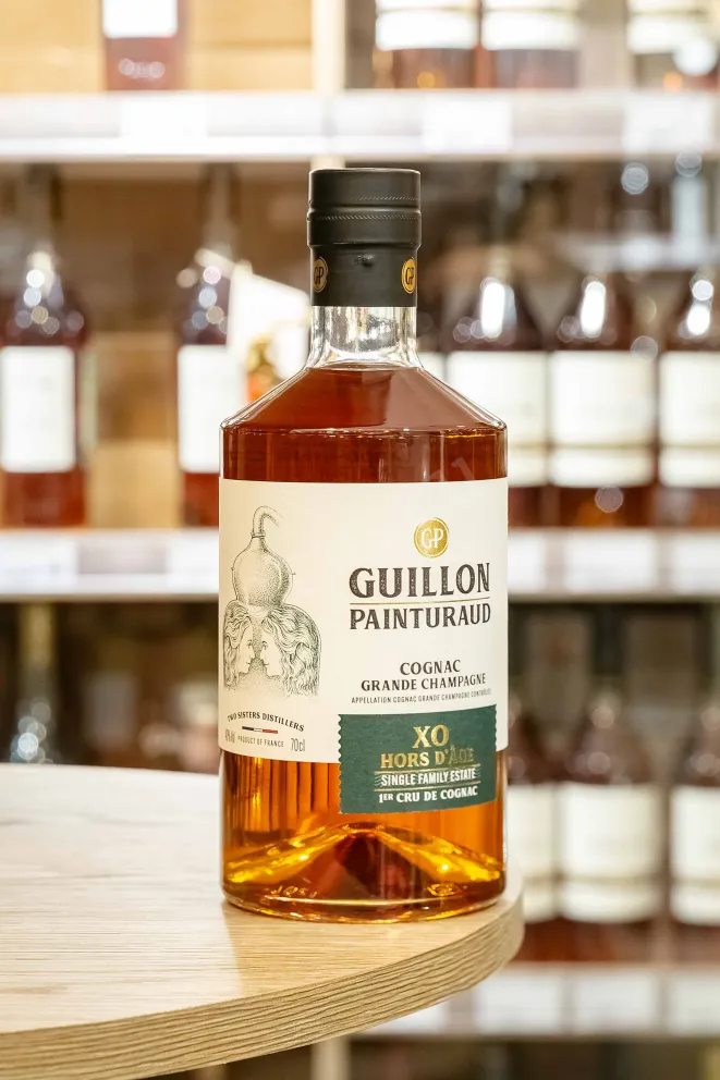 В магазине Крю Профи Guillon Painturaud XO Hors dAge 1er Cru de Cognac in gift box 0.7 л