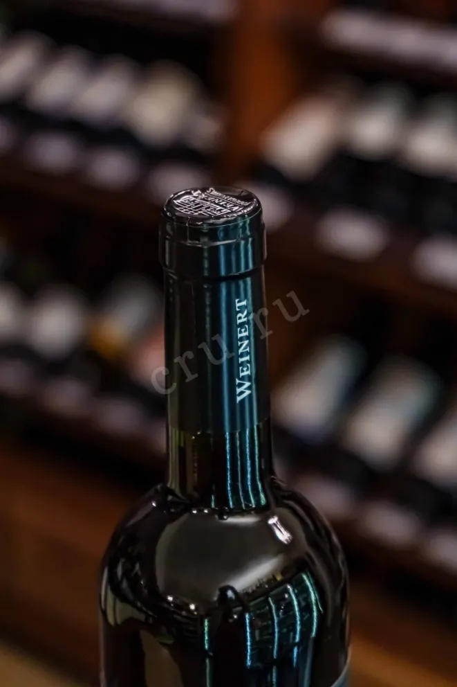 Пробка Cavas de Weinert Cask Selection 2011 0.75 л