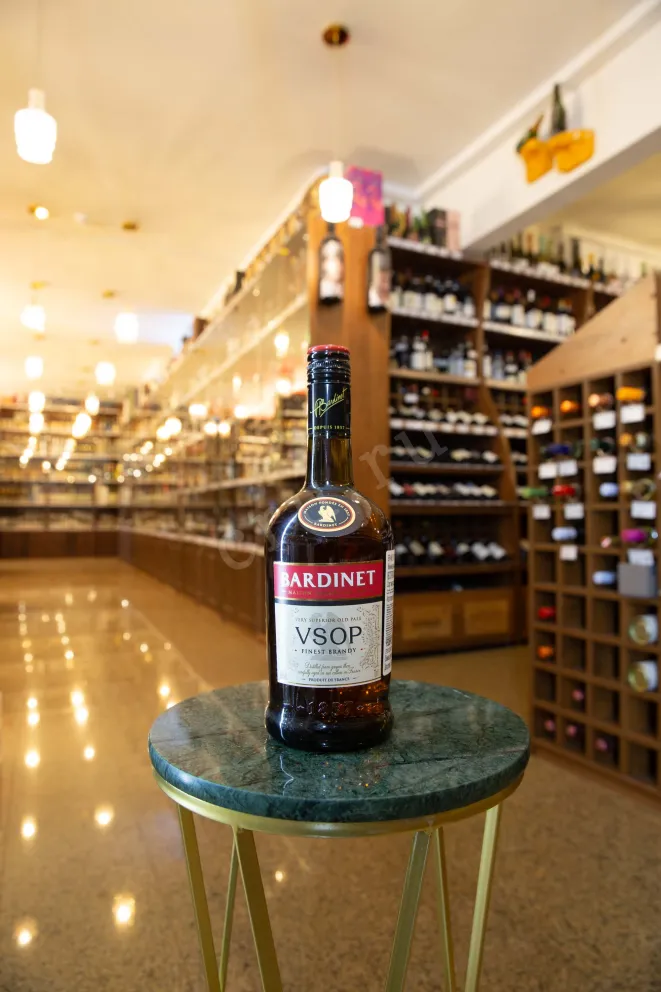 В магазине Крю Профи Bardinet VSOP 0.7 л