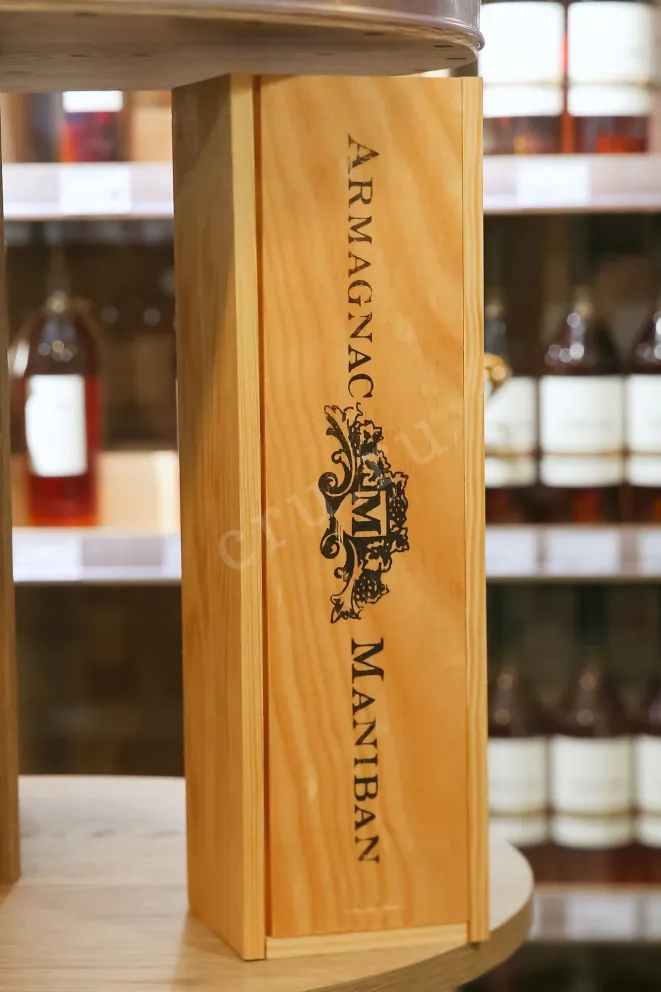В магазине Крю Профи Chateau de Maniban 1973 0.7 л