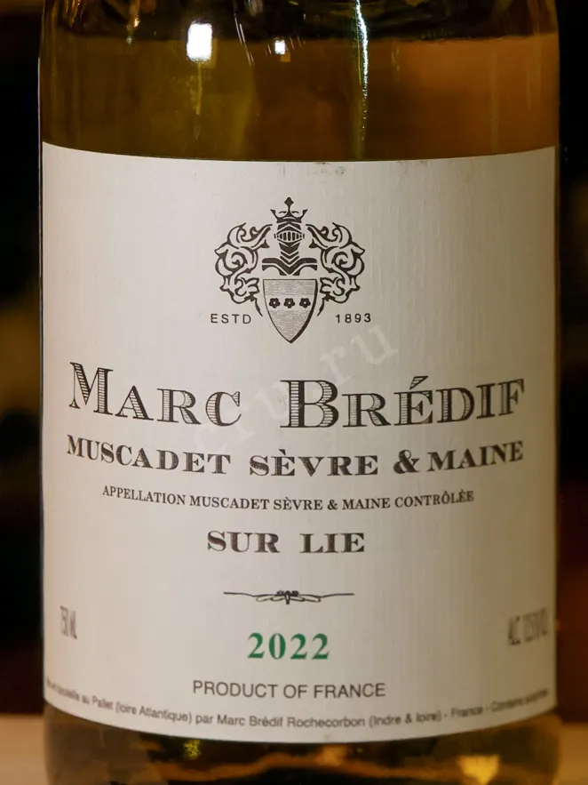 В магазине Крю Профи Muscadet de Sevre et Maine Sur Lie AOC 2022 0.75 л
